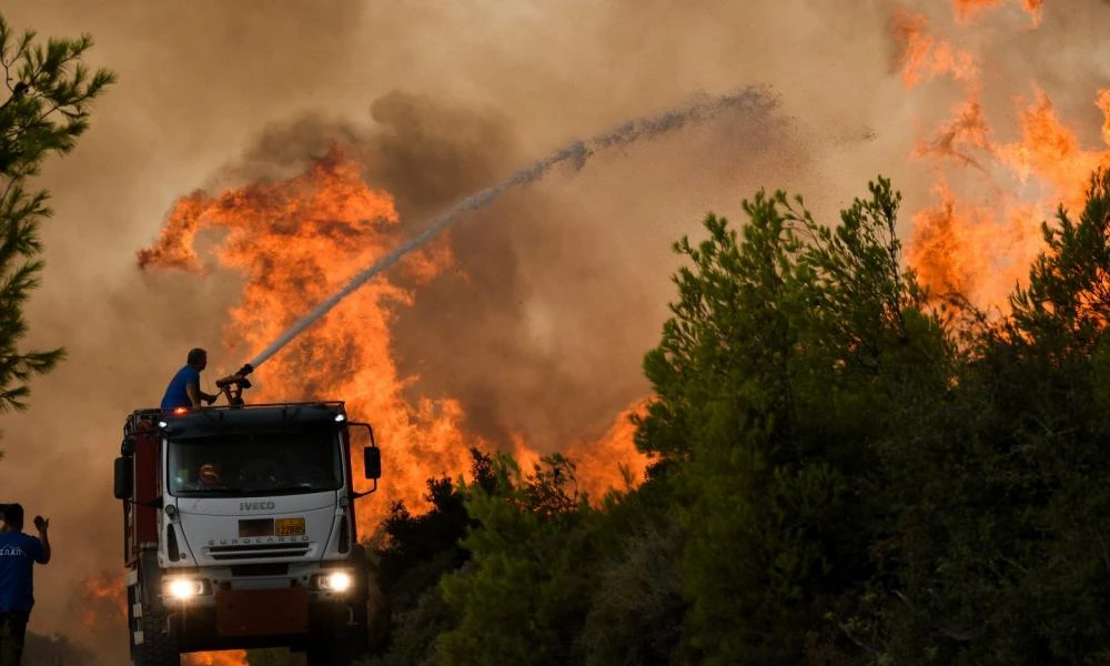 Γενικός συναγερμός στην χώρα! Ολονύχτια μάχη με τις αναζωπυρώσεις σε Πάρνηθα, Έβρο, Ροδόπη, Βοιωτία - Η τελευταία ενημέρωση από τα πύρινα μέτωπα